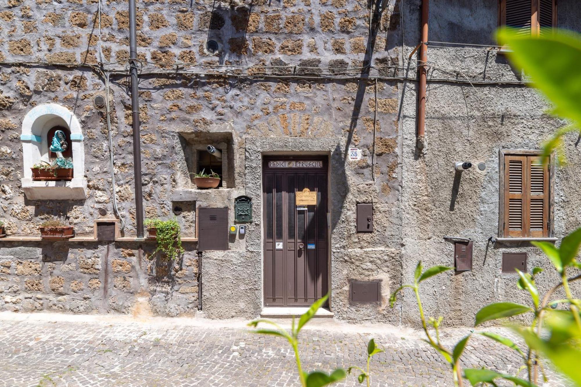 Hotel Radici Etrusche Sutri Exterior foto